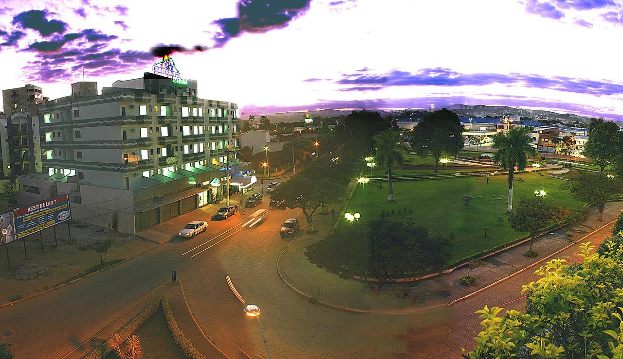 Gv Center Hotel Говернадор-Валадарис Экстерьер фото